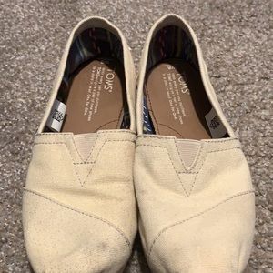 Toms shoes